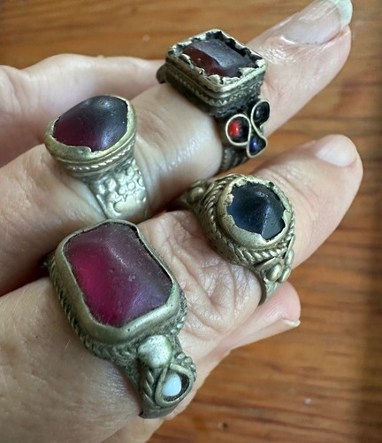 Four vintage kuchi - (b),